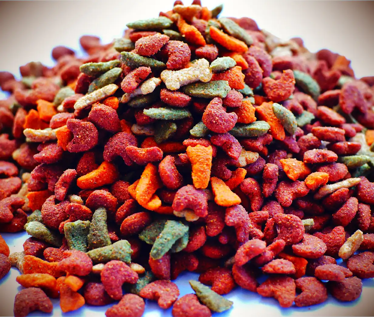 colourfull pet food natural colour